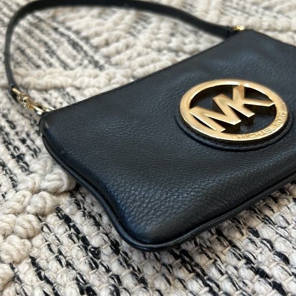 🖤 Michael Kors Wristlet | Mini Bag | Purse | Black Leather | Gold Emblem - Picture 7 of 12